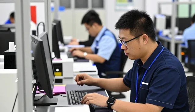 苏州智企人力资源有限公司服务人力客户，提供财税咨询等支持